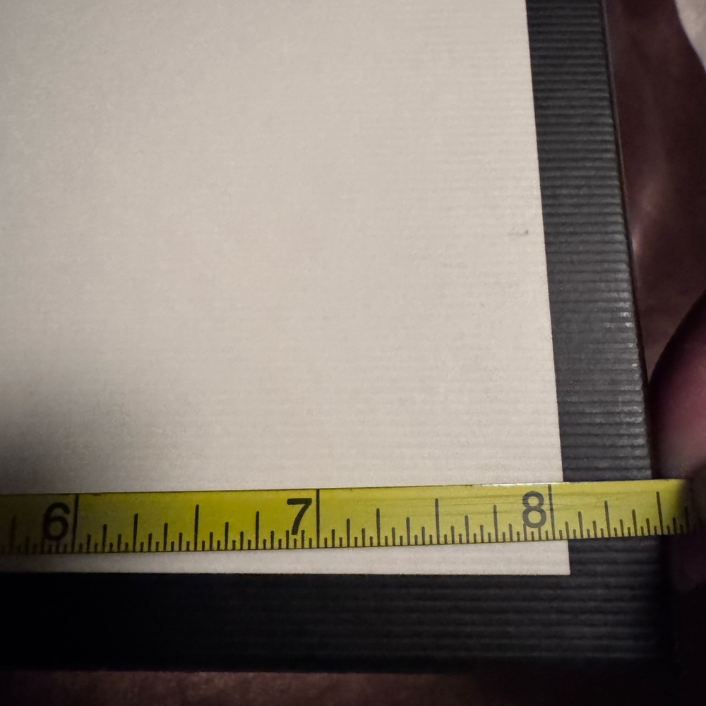 Gucci Black and White Gift Box with Green Tag - Picture 3 of 5